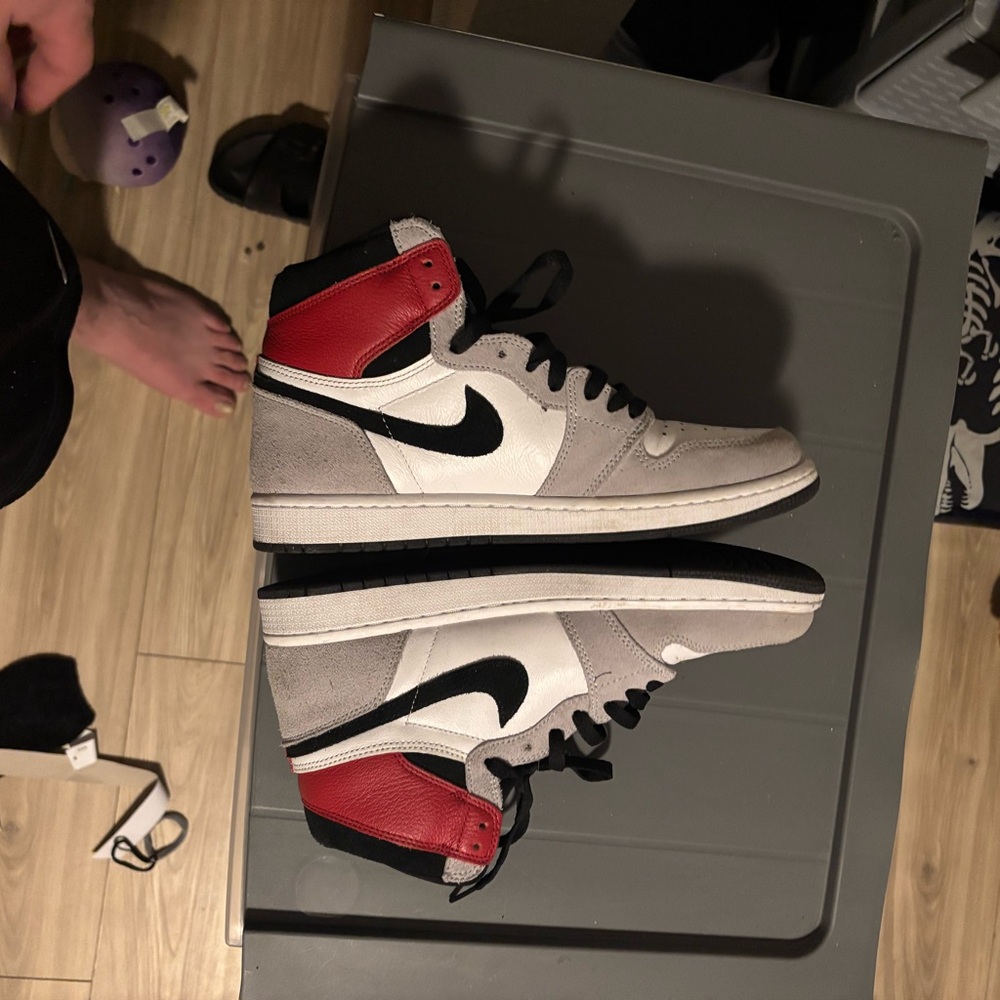 Nike White and Black Sneakers with Red Accents - Picture 3 of 4
